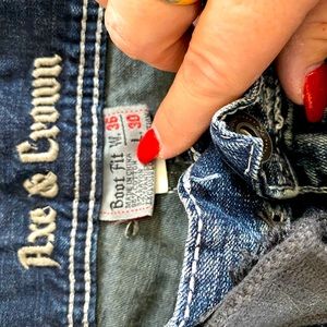 New W/o Tags: Axe &Crown dark wash 36x30 Boot-Cut “Cole” w/belt!